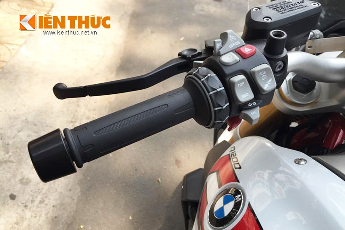 BMW R1200R 2015 dau tien cap ben Viet Nam gia gan 800 trieu-Hinh-7